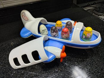 Vendo avión y tobogán TOPI de toptoys