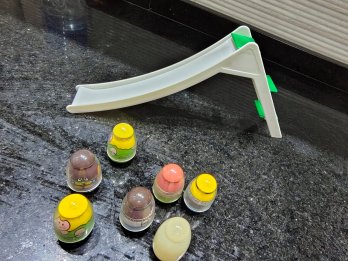 Vendo avión y tobogán TOPI de toptoys
