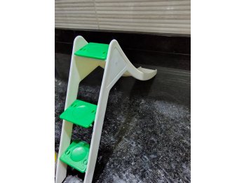 Vendo avión y tobogán TOPI de toptoys