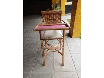 Silla alta de mimbre para bebé