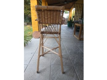 Silla alta de mimbre para bebé