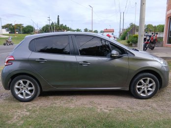 Peugeot 208 Allure 1.5 Pantalla Táctil, Navegador 85.000Km