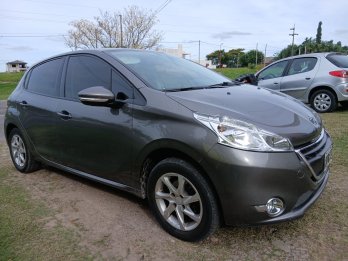 Peugeot 208 Allure 1.5 Pantalla Táctil,  Navegador 85.000Km