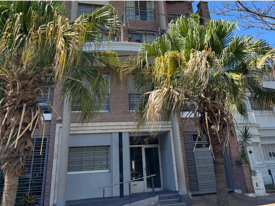 Alquiler departamento 2 dormitorios con cochera zona Parque