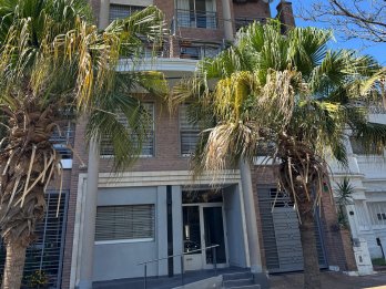 Alquiler departamento 2 dormitorios con cochera zona Parque