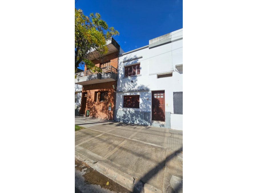 🏡 **ALQUILER – CASA 2 DORMITORIOS**