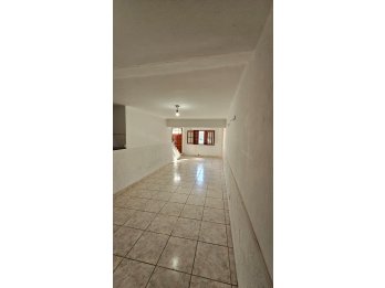 🏡 **ALQUILER – CASA 2 DORMITORIOS**