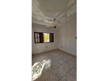 🏡 **ALQUILER – CASA 2 DORMITORIOS**