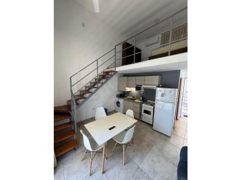 Se alquila hermoso loft en calle San Luis.