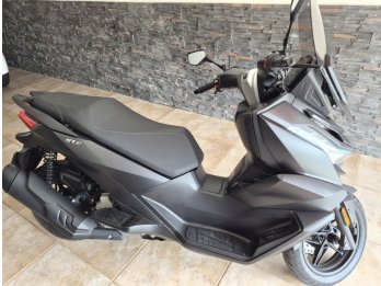 Voge Sr3 año 2025 con 1.300 km Excelente Estado