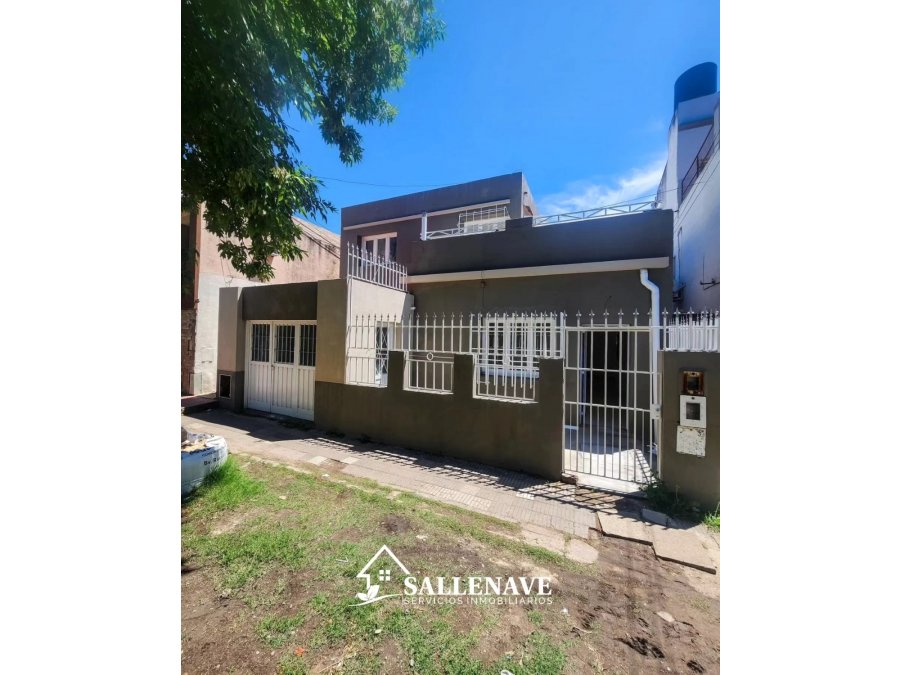 VENTA CASA RETASASA - 3 DORMITORIOS + COCHERA + FONDO