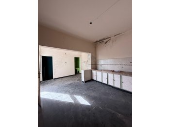 🏡 ** CASA + GALPÓN CON DOBLE ACCESO**