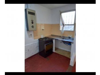 ALQUILO DEPARTAMENTO. Calle Urquiza 176