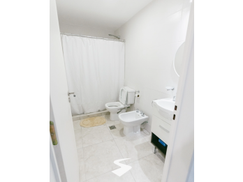 VENTA DEPTO 1 DORMITORIO MODERNO CON BALCÓN EN EL CENTRO