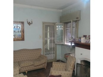 VENDO CASA CENTRICA EN PLANTA BAJA