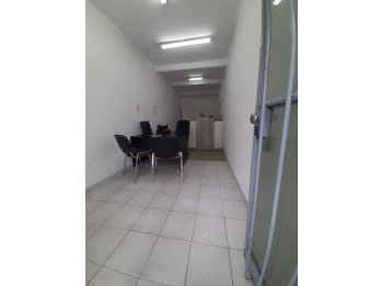 ALQUILAMOS Local 985 para oficina/ consultorio / gabinete