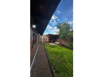 EN VENTA CASA ESTILO CHALET APTA CREDITO