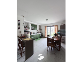 VENTA DUPLEX MODERNO A CUADRAS DE AV DE LAS AMERICAS