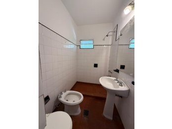 🏡 **DEPARTAMENTO EN ALQUILER – COMPLEJO CERRADO**