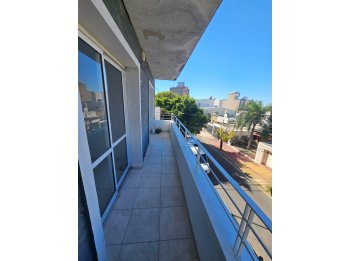 se vende departamento zona parque