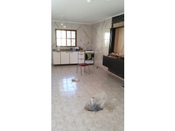 🏡 **CASA EN ALQUILER – ZONA TACUARÍ Y BRASIL**