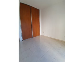 ALQUILAMOS CALLE Pelegrini 443 Dpto 1 dormitorio.-