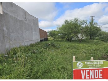 Lote en Pedro Balcar y casi Av Ejercito de Paraná