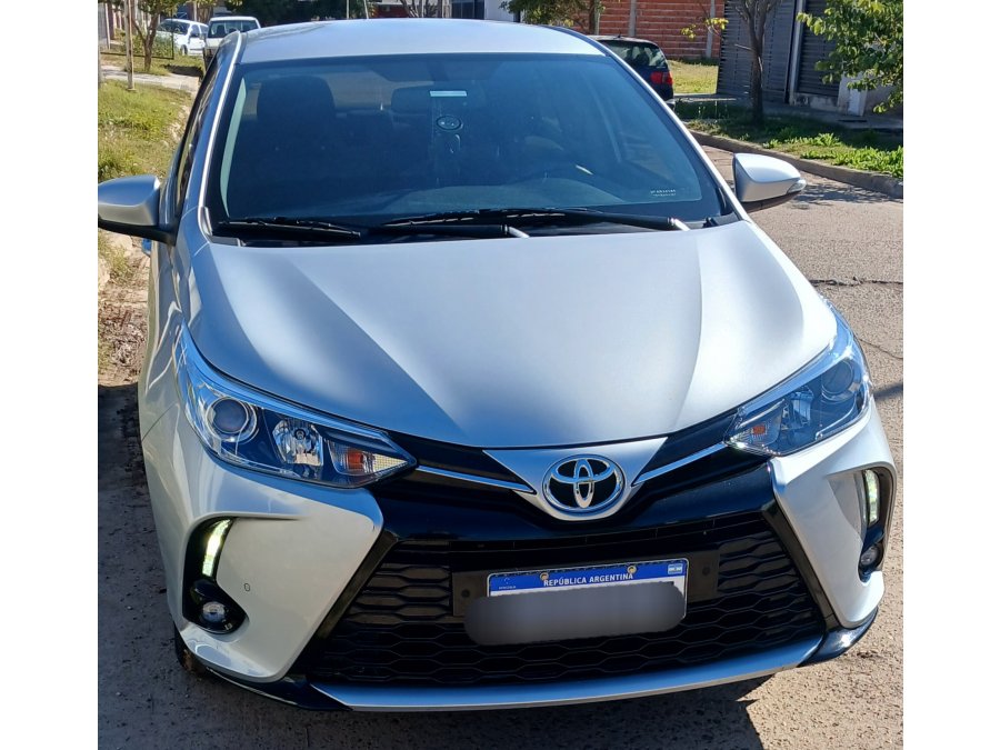 Vendo Yaris Sedan XLS Impecable. 2024. 34.000 km.