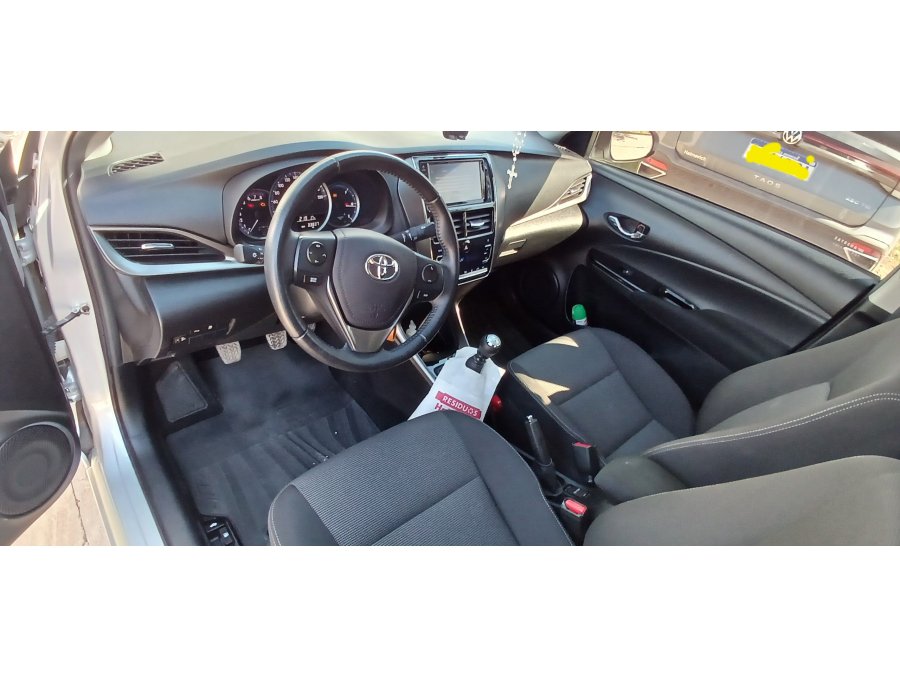Vendo Yaris Sedan XLS Impecable. 2024. 34.000 km.