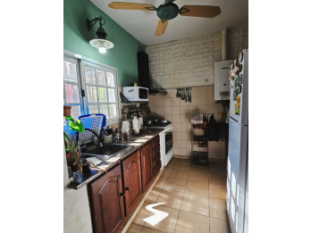 VENDO CASA EXCELENTE ESTADO A 5 MIN DEL CENTRO