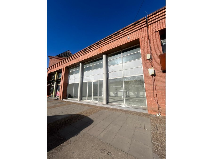 🏢✨ **ALQUILER – IMPORTANTE LOCAL COMERCIAL** ✨🏢
