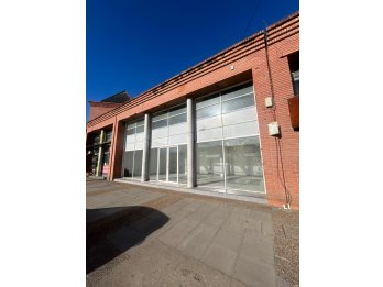 🏢✨ **ALQUILER – IMPORTANTE LOCAL COMERCIAL** ✨🏢