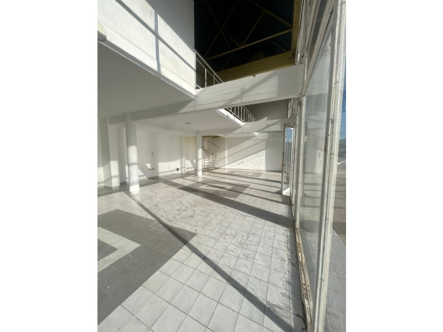 🏢✨ **ALQUILER – IMPORTANTE LOCAL COMERCIAL** ✨🏢