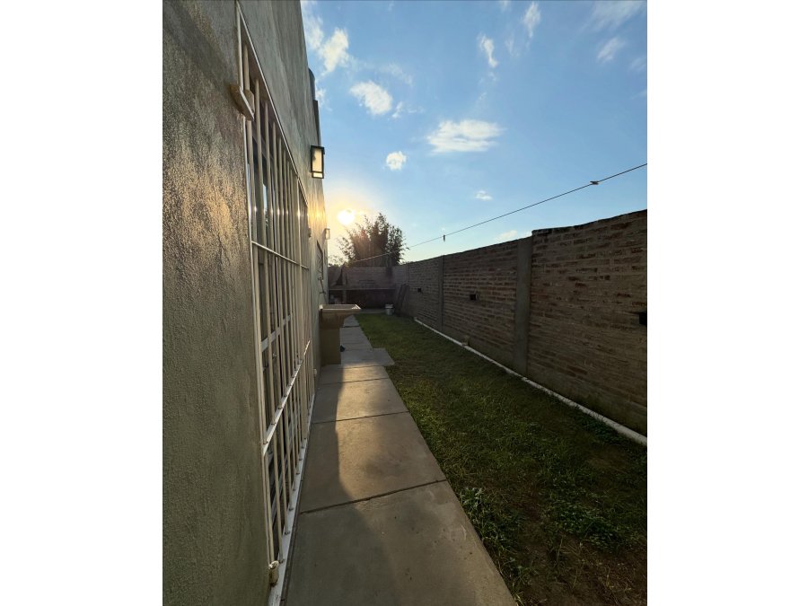 EN VENTA CASA ESTILO QUINTA EN TEZANOS PINTO