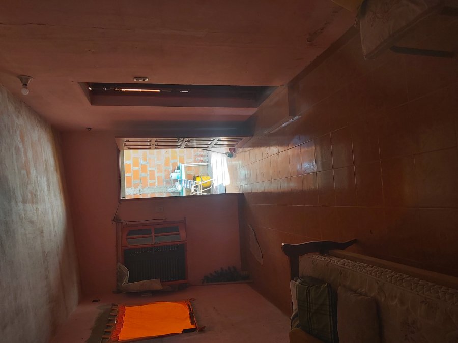 Vendo a reciclar 2 casas en un terreno Barrio Gazzano