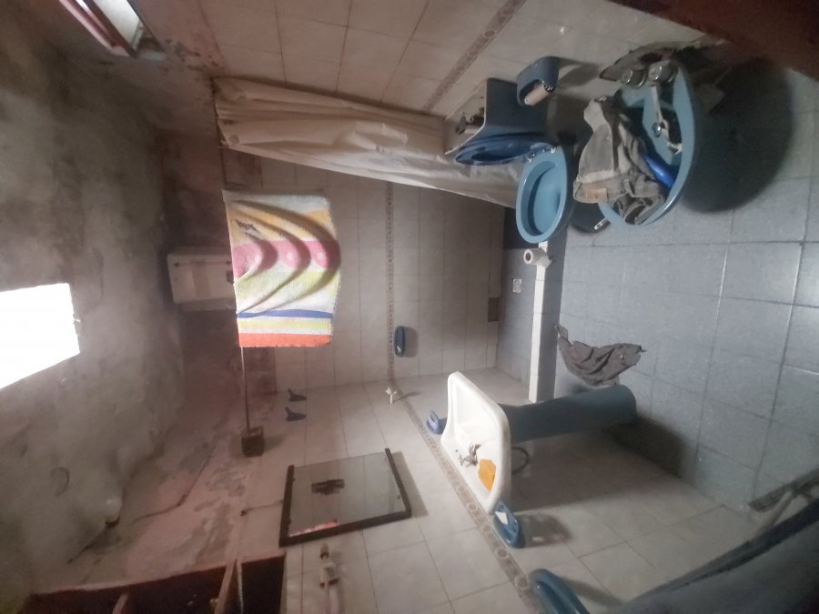 Vendo a reciclar 2 casas en un terreno Barrio Gazzano