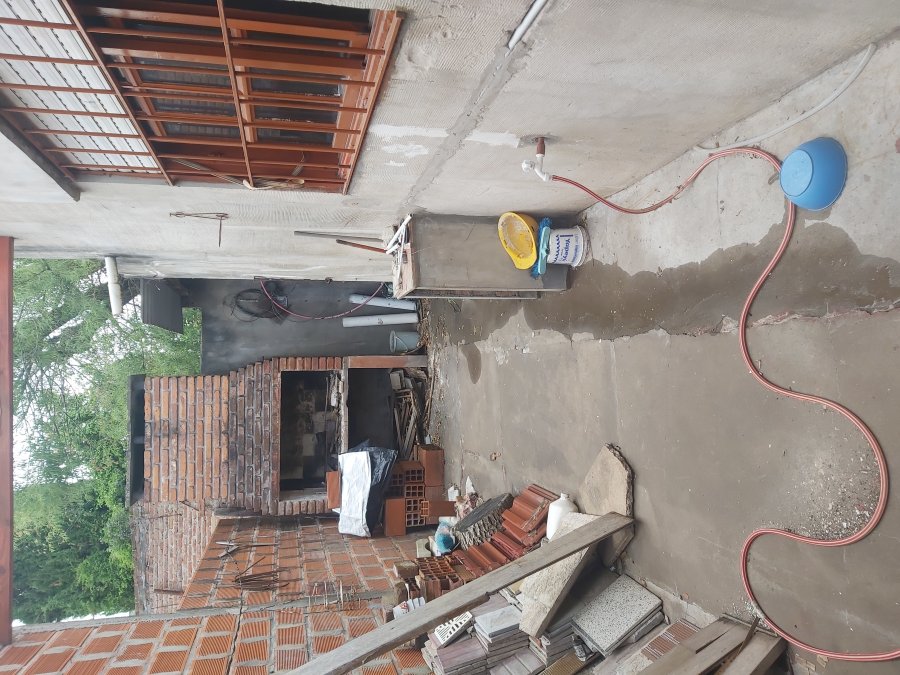 Vendo a reciclar 2 casas en un terreno Barrio Gazzano