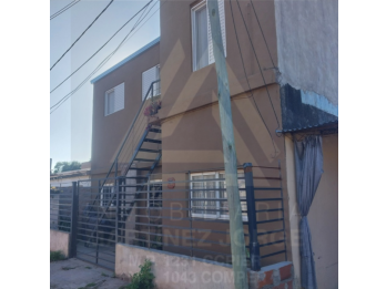 VENDO - 2 CASAS: entradas Separadas, Paraná
