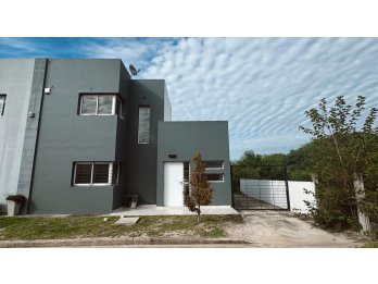 Venta Casa La Toma Complejo Cerrado Con Patio Y Pileta