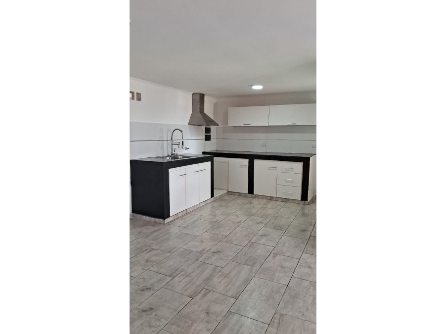 VENDO CASA 3DORM C/COCHERA - PEÑALOZA Y S.J.LA SALLE