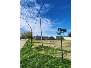 VENDO TERRENO TODOS LOS SERVICIOS-A ESCRITURAR-ORO VERDE