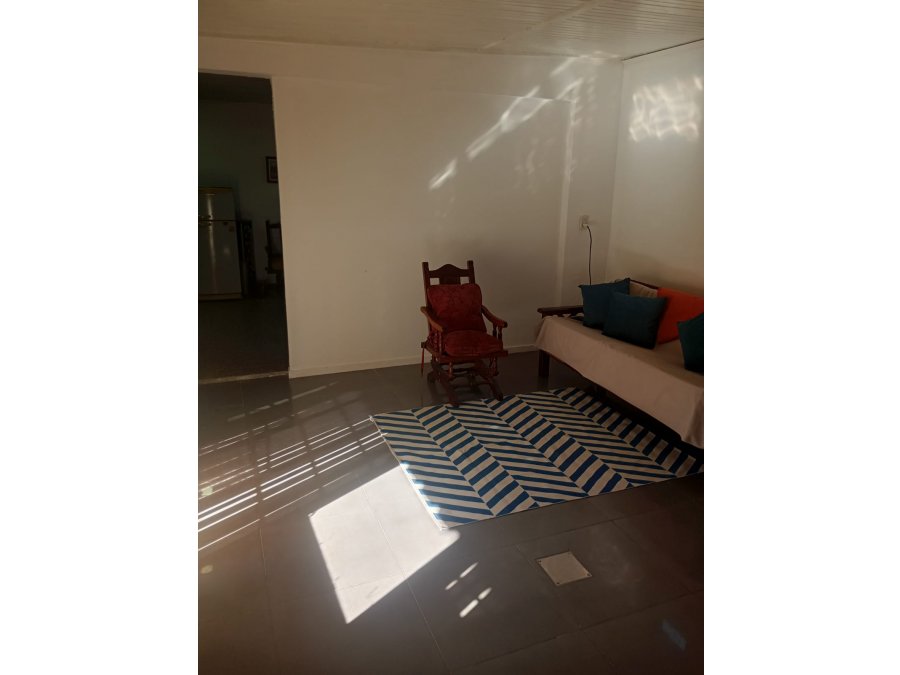 VENDO CASA AVENIDA ALMAFUERTE, ZONA JOHNSON ACERO