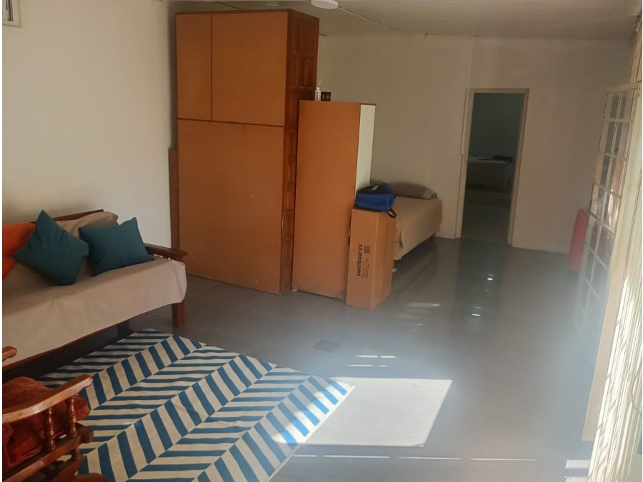 VENDO CASA AVENIDA ALMAFUERTE, ZONA JOHNSON ACERO