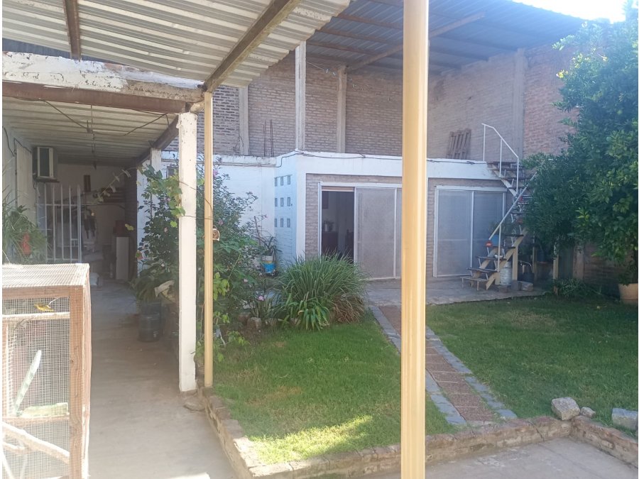 VENDO CASA AVENIDA ALMAFUERTE, ZONA JOHNSON ACERO