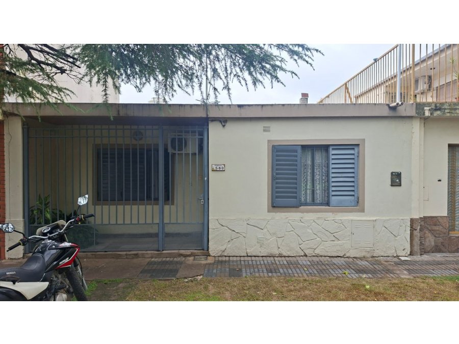 VENDO PROPIEDAD EN CALLE RONDEAU