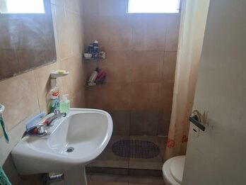 VENDO PROPIEDAD EN CALLE RONDEAU