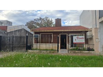 VENDO CASA EN CALLE MIGUEL DAVID