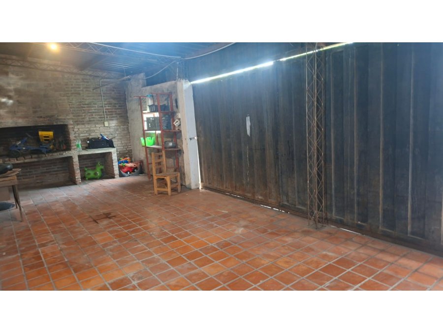 VENDO CASA EN CALLE MIGUEL DAVID