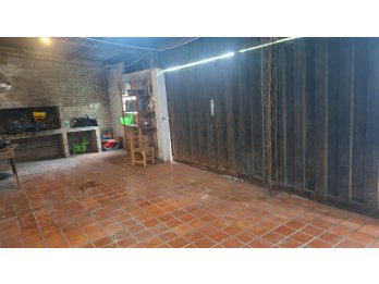 VENDO CASA EN CALLE MIGUEL DAVID