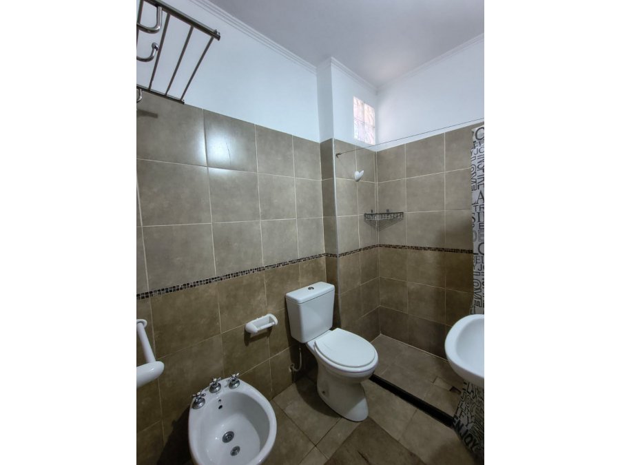 🏢 **DEPARTAMENTO EN ALQUILER – PLENO CENTRO**